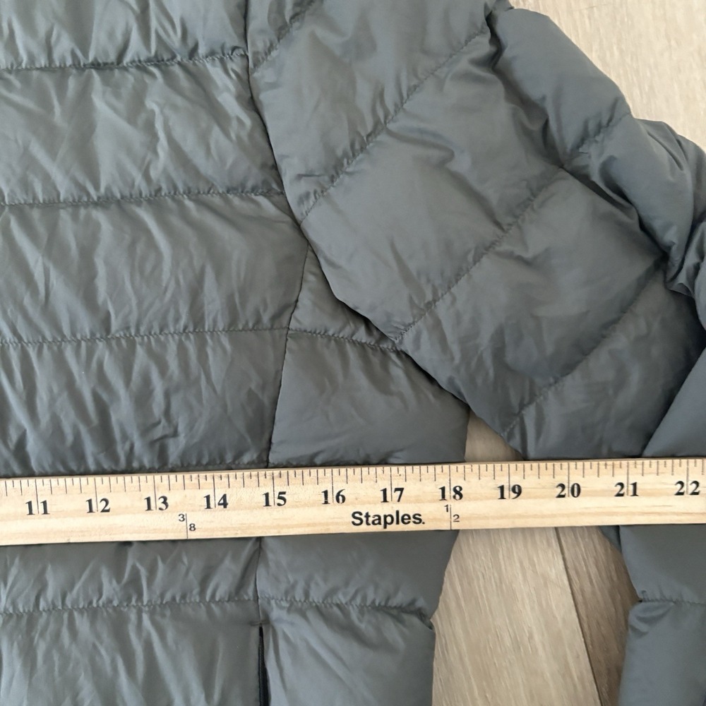 Uniqlo Women's Lightweight Olive Green Down Zip Up Puffer Jacket Size M - Picture 4 of 6